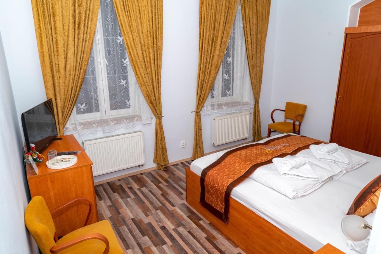 Sunshine Pension Karlovy Vary Exterior foto
